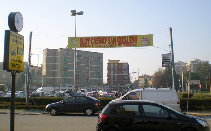 SAN DONATO MILANESE - PALO 90 - Via Porta - Parcheggio Supermercato