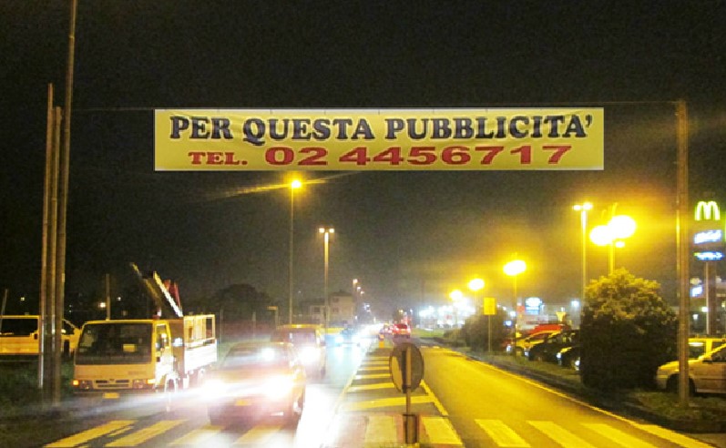 GARBAGNATE MILANESE - PALO 15 - SS Varesina via Peloritana/fronte Bowling