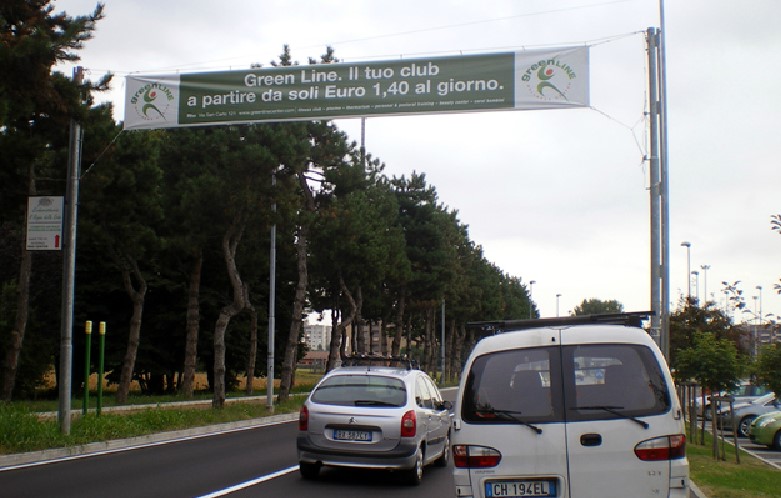 RHO - PALO 267 - Corso Europa fronte Esselunga